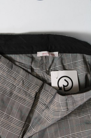 Γυναικείο παντελόνι Just In Case, Μέγεθος M, Χρώμα Γκρί, Τιμή 42,06 €