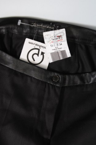 Damskie spodnie La Mode Est A Vous, Rozmiar XS, Kolor Czarny, Cena 59,04 zł