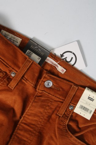 Дамски панталон Levi's, Размер S, Цвят Кафяв, Цена 20,44 лв.