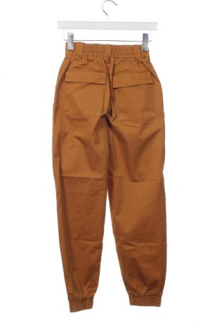 Дамски панталон Pull&Bear, Размер XS, Цвят Бежов, Цена 8,70 лв.