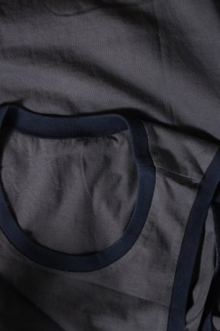 Γυναικείο αμάνικο μπλουζάκι, Μέγεθος M, Χρώμα Γκρί, Τιμή 5,73 €