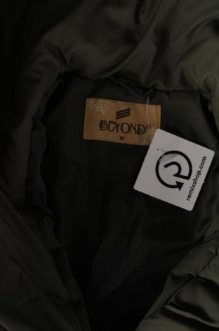 Damenjacke Beyond, Größe M, Farbe Grün, Preis 6,98 €