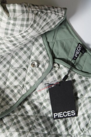 Дамско яке Pieces, Размер XS, Цвят Зелен, Цена 27,06 лв.