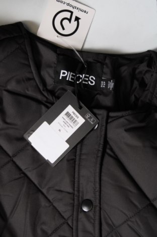 Dámska bunda  Pieces, Veľkosť XL, Farba Čierna, Cena  16,49 €