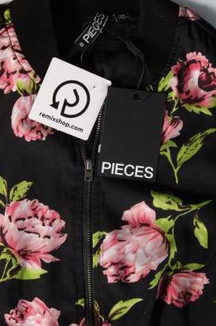 Γυναικείο μπουφάν Pieces, Μέγεθος XS, Χρώμα Πολύχρωμο, Τιμή 11,84 €
