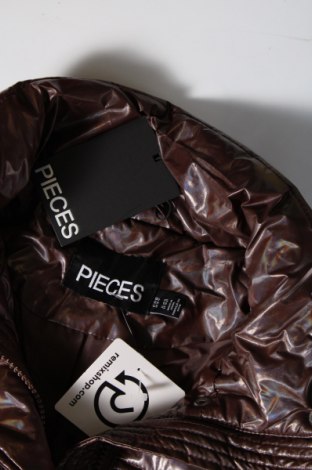 Γυναικείο μπουφάν Pieces, Μέγεθος XS, Χρώμα Καφέ, Τιμή 12,26 €