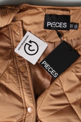 Γυναικείο μπουφάν Pieces, Μέγεθος XS, Χρώμα  Μπέζ, Τιμή 15,22 €