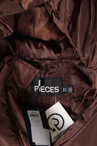 Γυναικείο μπουφάν Pieces, Μέγεθος M, Χρώμα Καφέ, Τιμή 18,60 €