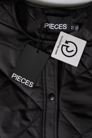 Γυναικείο μπουφάν Pieces, Μέγεθος M, Χρώμα Μαύρο, Τιμή 14,37 €