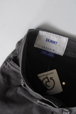 Męskie jeansy H&M, Rozmiar S, Kolor Szary, Cena 92,76 zł