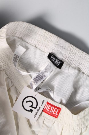 Pantaloni scurți de bărbați Diesel, Mărime L, Culoare Ecru, Preț 593,42 Lei