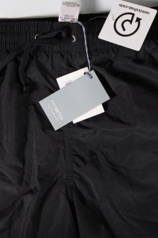 Мъжки къс панталон Malo, Размер L, Цвят Черен, Цена 72,63 лв.