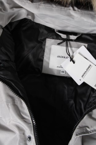 Ανδρικό μπουφάν Jack & Jones, Μέγεθος XS, Χρώμα Γκρί, Τιμή 24,97 €
