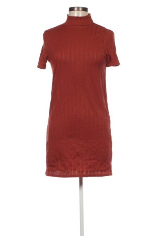 Kleid Boohoo, Größe M, Farbe Beige, Preis 3,63 €
