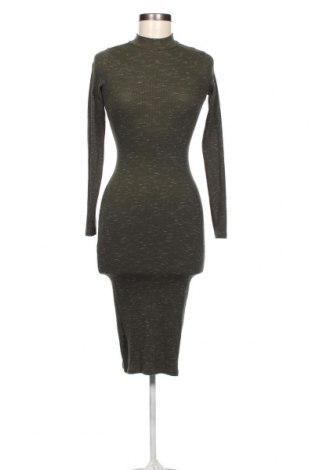 Φόρεμα Pull&Bear, Μέγεθος M, Χρώμα Πράσινο, Τιμή 2,69 €