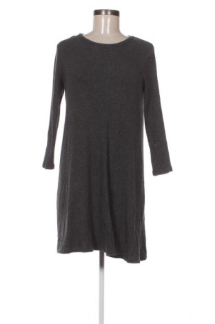 Φόρεμα Velvet by Graham & Spencer, Μέγεθος XS, Χρώμα Γκρί, Τιμή 2,55 €