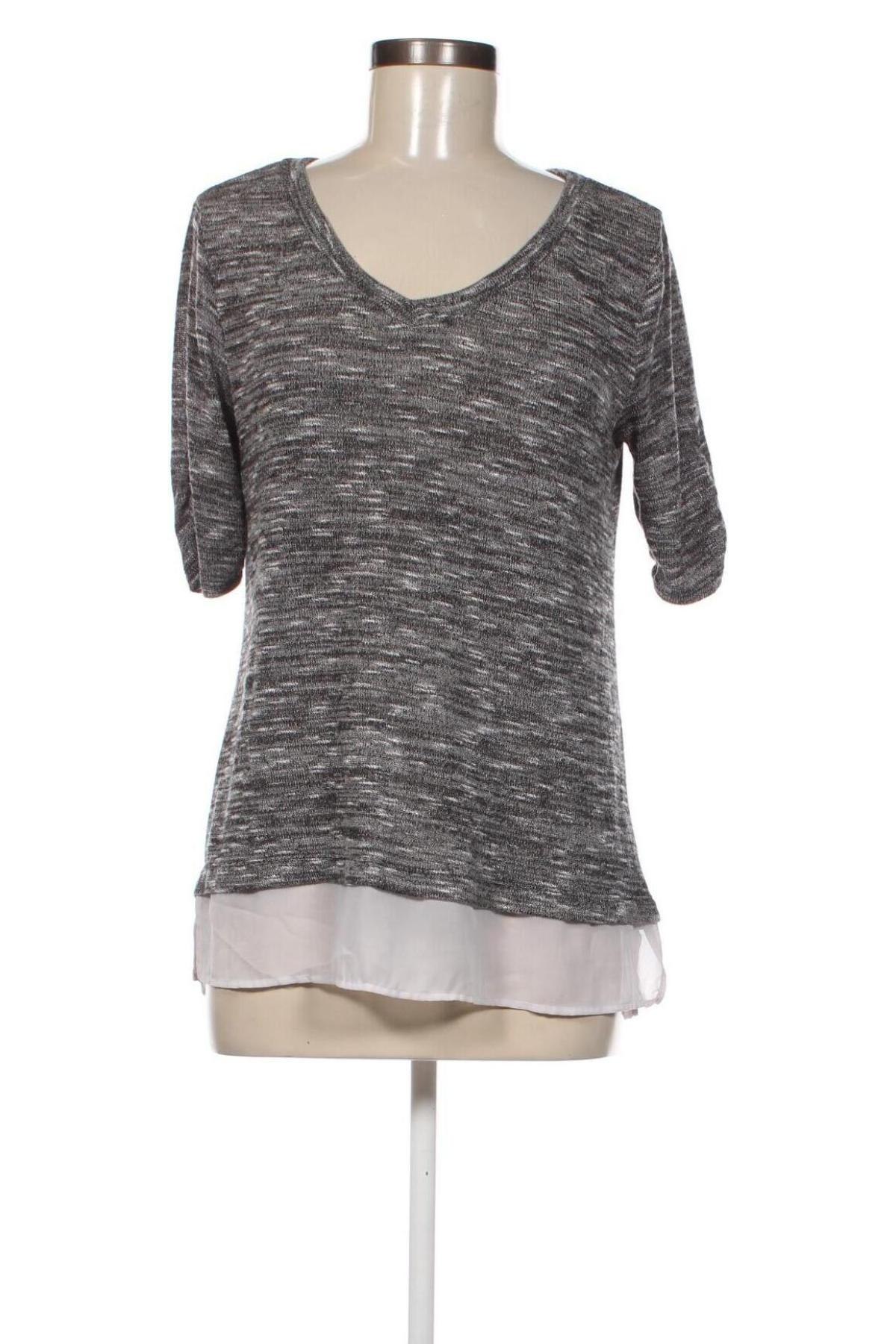 Γυναικεία μπλούζα Naif, Μέγεθος M, Χρώμα Πολύχρωμο, Τιμή 2,23 €