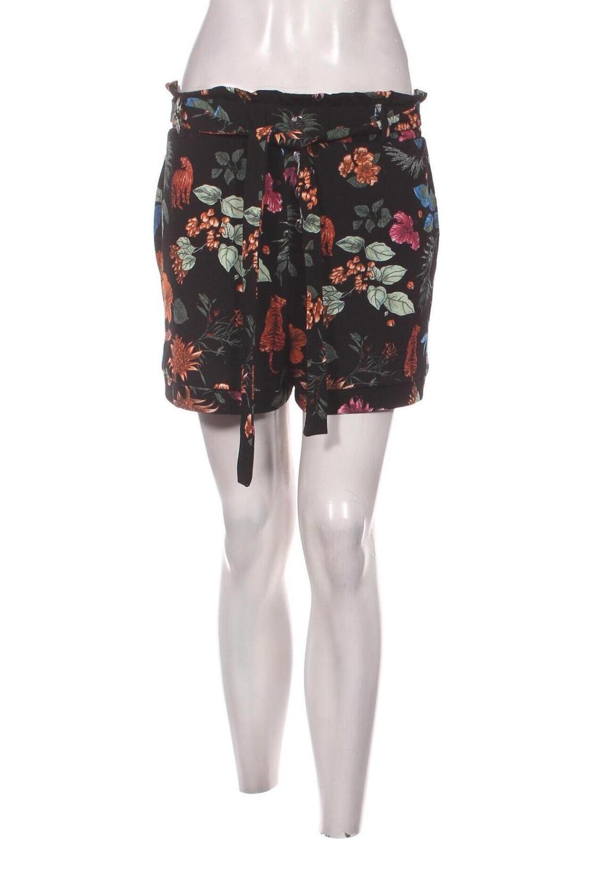 Γυναικείο κοντό παντελόνι Cropp, Μέγεθος S, Χρώμα Πολύχρωμο, Τιμή 2,97 €