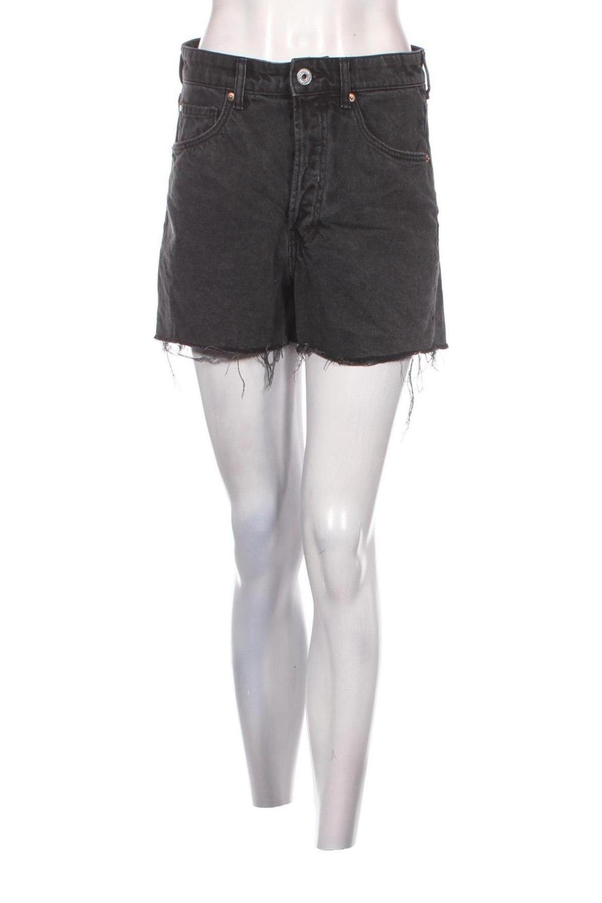 Pantaloni scurți de femei H&M, Mărime S, Culoare Gri, Preț 90,00 Lei