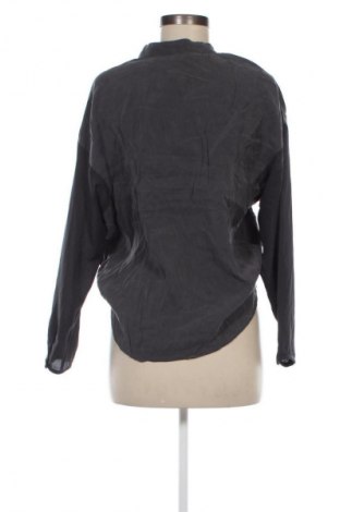 Damen Shirt, Größe M, Farbe Grau, Preis 4,99 €