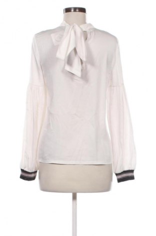 Damen Shirt Joleen, Größe S, Farbe Weiß, Preis 11,99 €