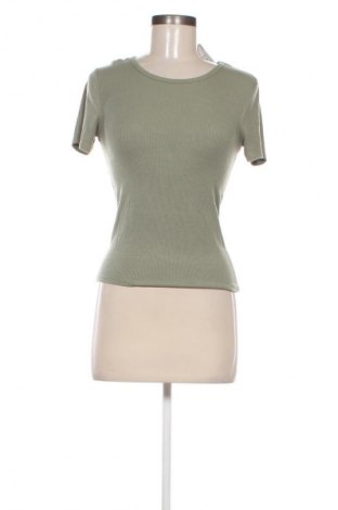 Damen Shirt Stradivarius, Größe M, Farbe Grün, Preis 9,79 €