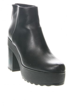 Botine de damă Bershka, Mărime 38, Culoare Negru, Preț 122,45 Lei