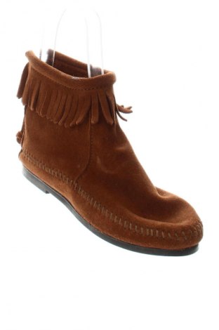 Botine de damă Minnetonka, Mărime 38, Culoare Maro, Preț 135,99 Lei