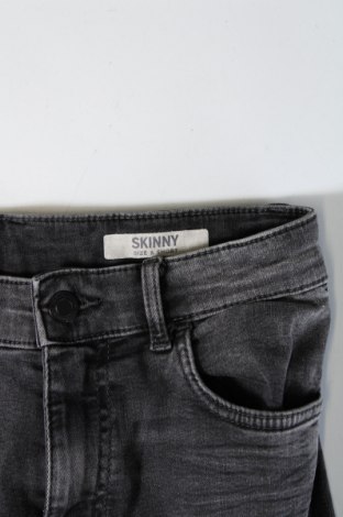 Damskie jeansy Marks & Spencer, Rozmiar S, Kolor Szary, Cena 86,99 zł