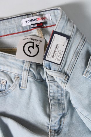 Damskie jeansy Tommy Jeans, Rozmiar M, Kolor Niebieski, Cena 584,99 zł