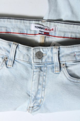 Дамски дънки Tommy Jeans, Размер M, Цвят Син, Цена 184,99 лв.