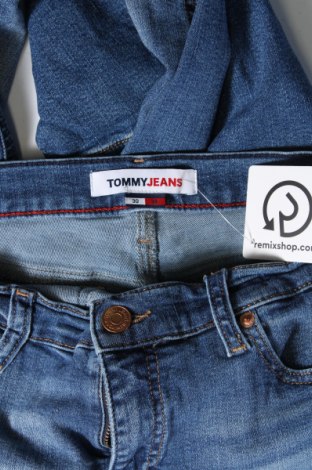 Damskie jeansy Tommy Jeans, Rozmiar M, Kolor Niebieski, Cena 584,99 zł