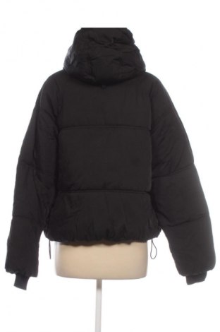 Dámska bunda  Pull&Bear, Veľkosť XS, Farba Čierna, Cena  32,95 €