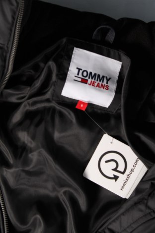 Дамско яке Tommy Jeans, Размер S, Цвят Черен, Цена 313,60 лв.