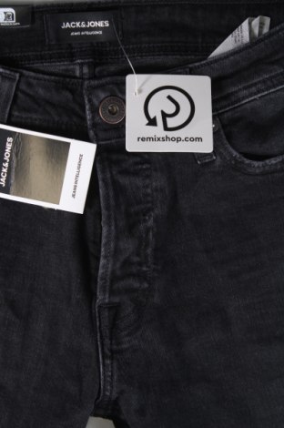 Pánske džínsy  Jack & Jones, Veľkosť S, Farba Čierna, Cena  65,45 €