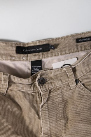 Pantaloni raiați de bărbați Calvin Klein, Mărime M, Culoare Maro, Preț 146,99 Lei