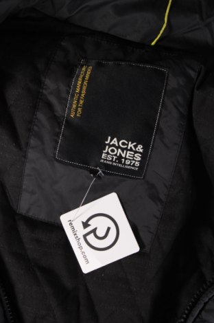 Pánská vesta  Jack & Jones, Velikost L, Barva Černá, Cena  549,00 Kč