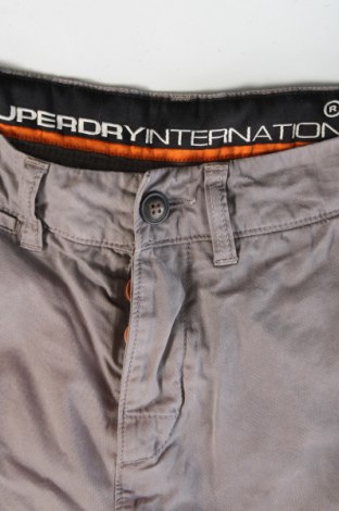 Pantaloni scurți de bărbați Superdry, Mărime S, Culoare Gri, Preț 84,78 Lei