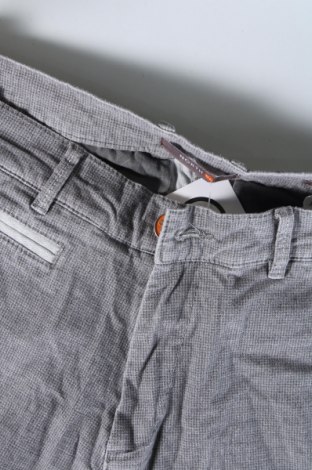 Herrenhose, Größe M, Farbe Grau, Preis € 27,49