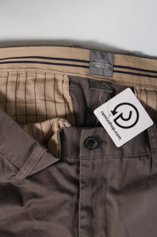 Мъжки панталон Khakis By Gap, Размер L, Цвят Сив, Цена 48,49 лв.