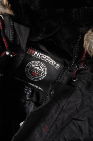 Мъжко яке Geographical Norway, Размер XL, Цвят Черен, Цена 162,99 лв.