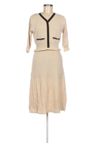 Kleid, Größe XL, Farbe Beige, Preis € 20,49