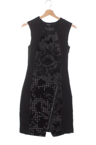 Kleid Desigual, Größe XS, Farbe Schwarz, Preis 71,99 €