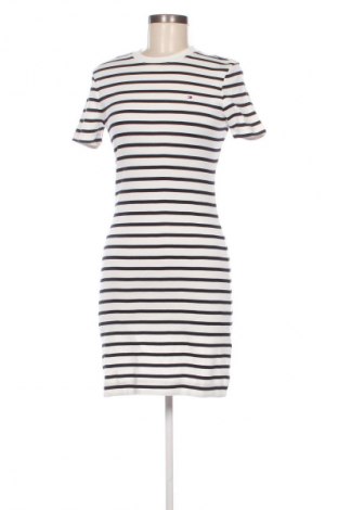 Рокля Tommy Hilfiger, Размер XS, Цвят Многоцветен, Цена 254,99 лв.