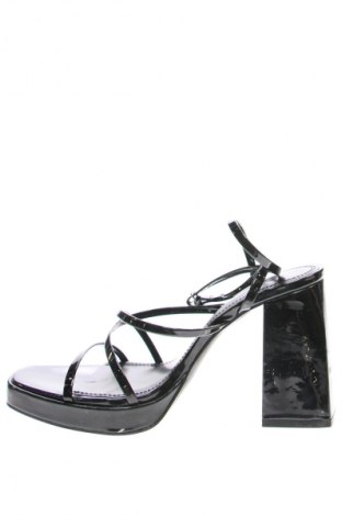 Sandalen Bershka, Größe 39, Farbe Schwarz, Preis 14,99 €