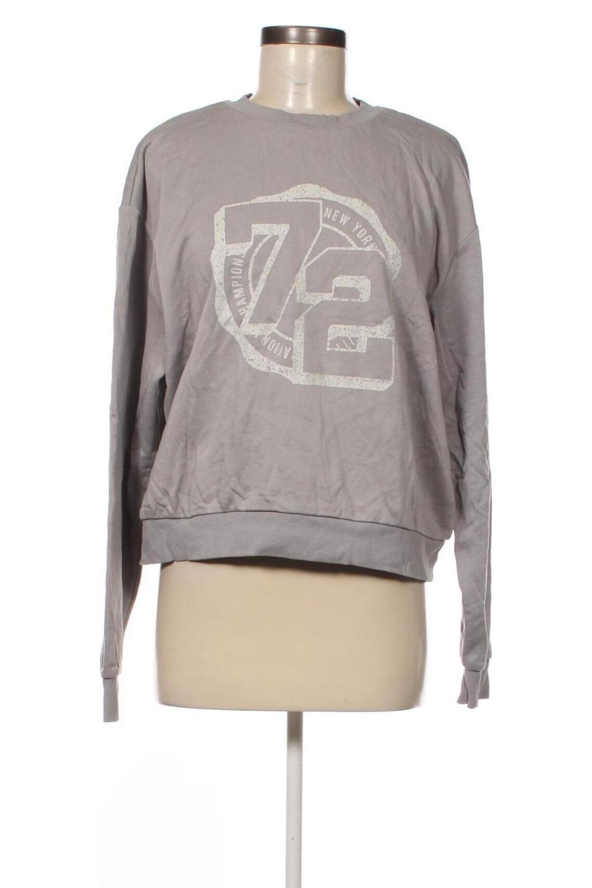 Dámska blúza H&M Divided, Veľkosť L, Farba Sivá, Cena  22,95 €