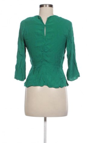 Дамска блуза Bershka, Размер M, Цвят Зелен, Цена 15,36 €