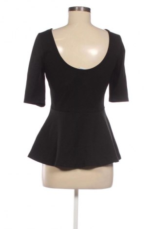 Γυναικεία μπλούζα Gina Tricot, Μέγεθος M, Χρώμα Μαύρο, Τιμή 10,26 €