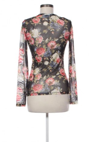 Γυναικεία μπλούζα Gina Tricot, Μέγεθος S, Χρώμα Πολύχρωμο, Τιμή 3,99 €