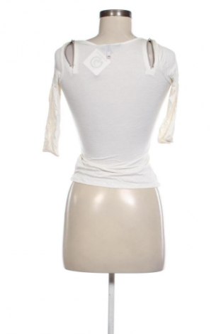 Γυναικεία μπλούζα Guess, Μέγεθος XS, Χρώμα Εκρού, Τιμή 25,00 €